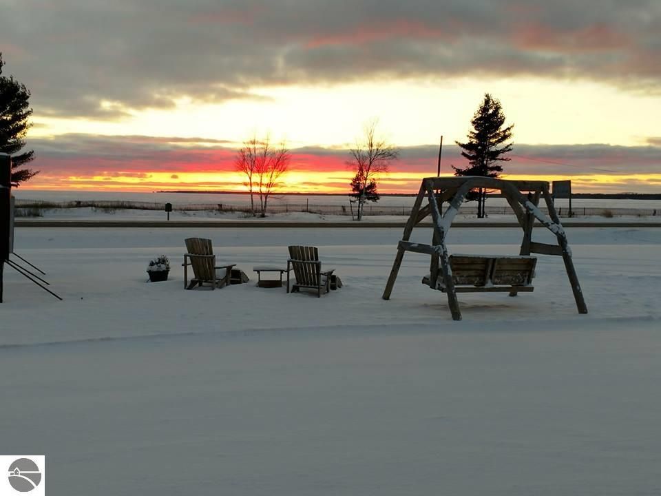 16086 Us Hwy 2, Cooks, MI 49817